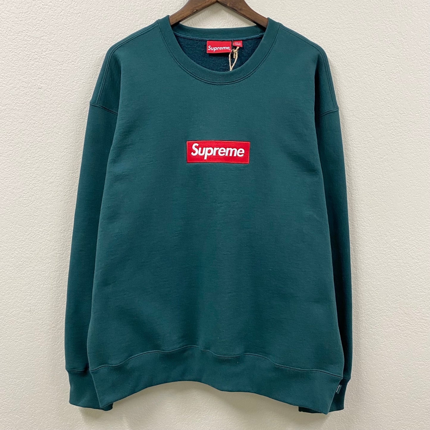 2022 f/w supreme dark pine box logo crewneck