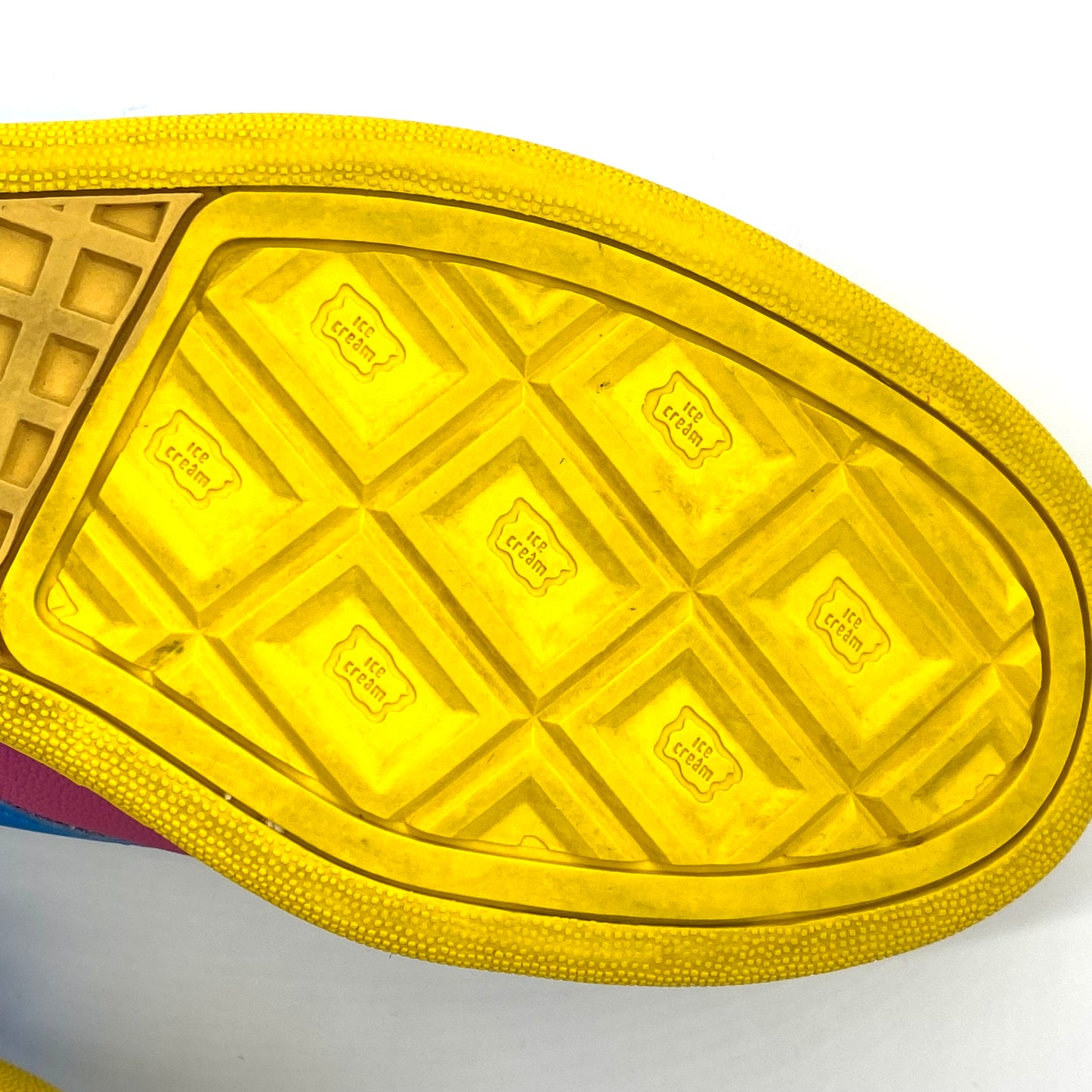 2007 reebok bbc ice cream board flip II cotton candy