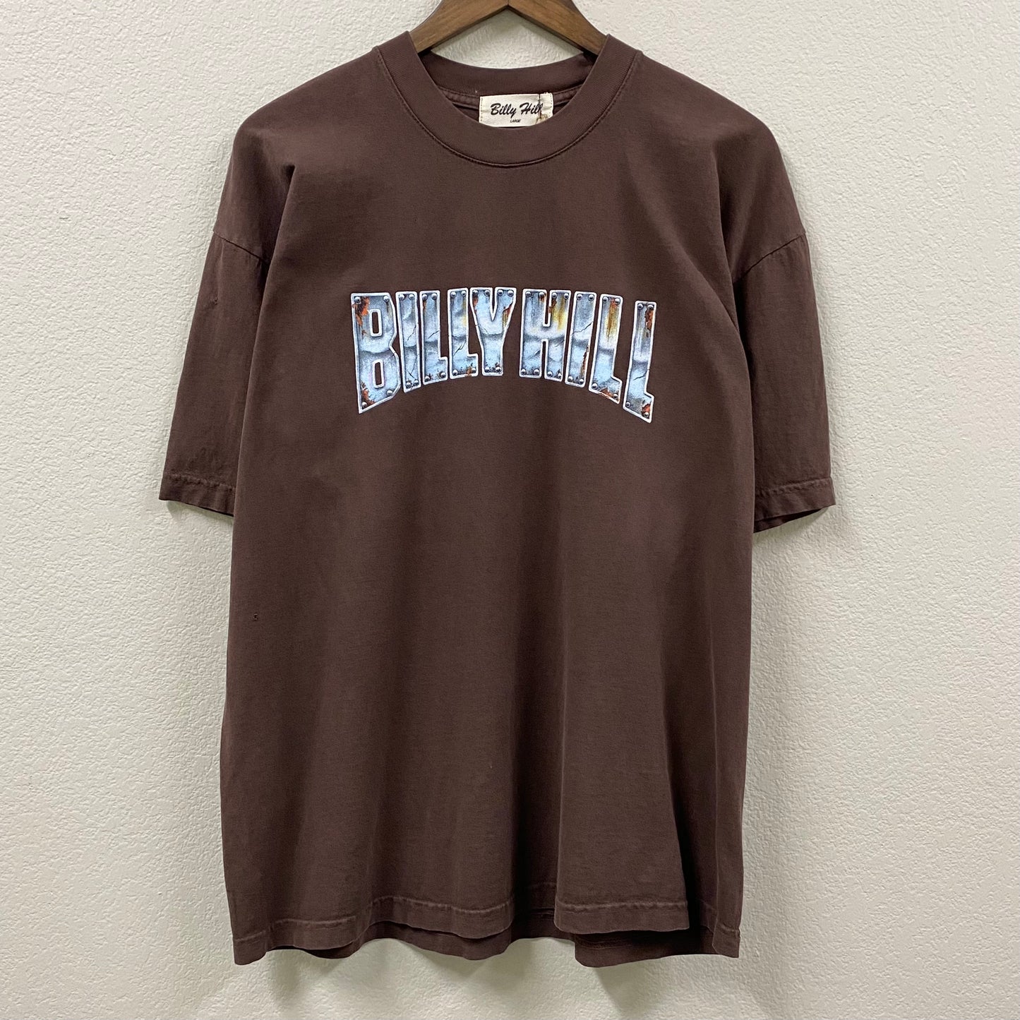 2023 billy hill cash distressed brown t-shirt